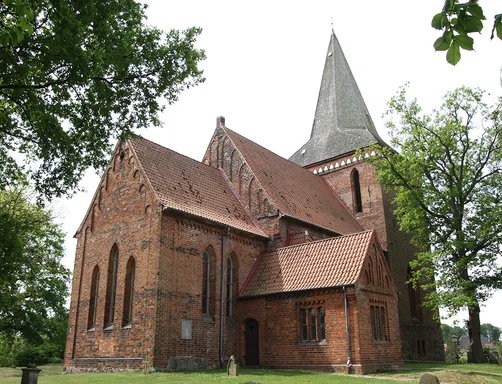 Nord-Ost-Ansicht der Maria-Magdalenen-Kirche Berkenthin